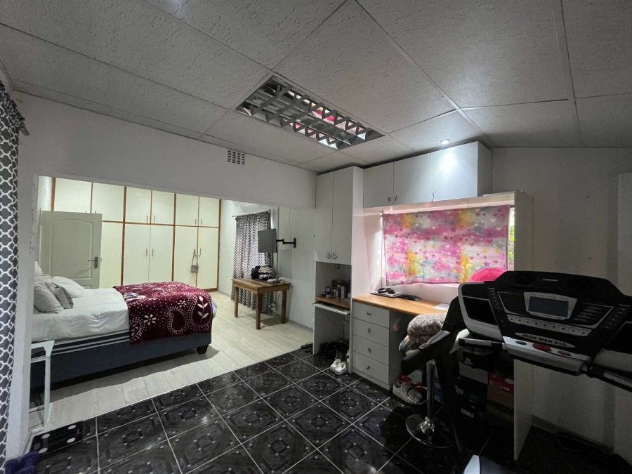 5 Bedroom Property for Sale in Keidebees Northern Cape